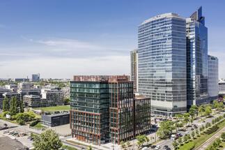 Porsche's New Headquarters in Warsaw's Vibe Office Building: an Investment in Sustainability